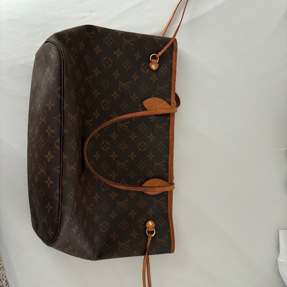 Authentic Louis Vuitton Neverfull MM